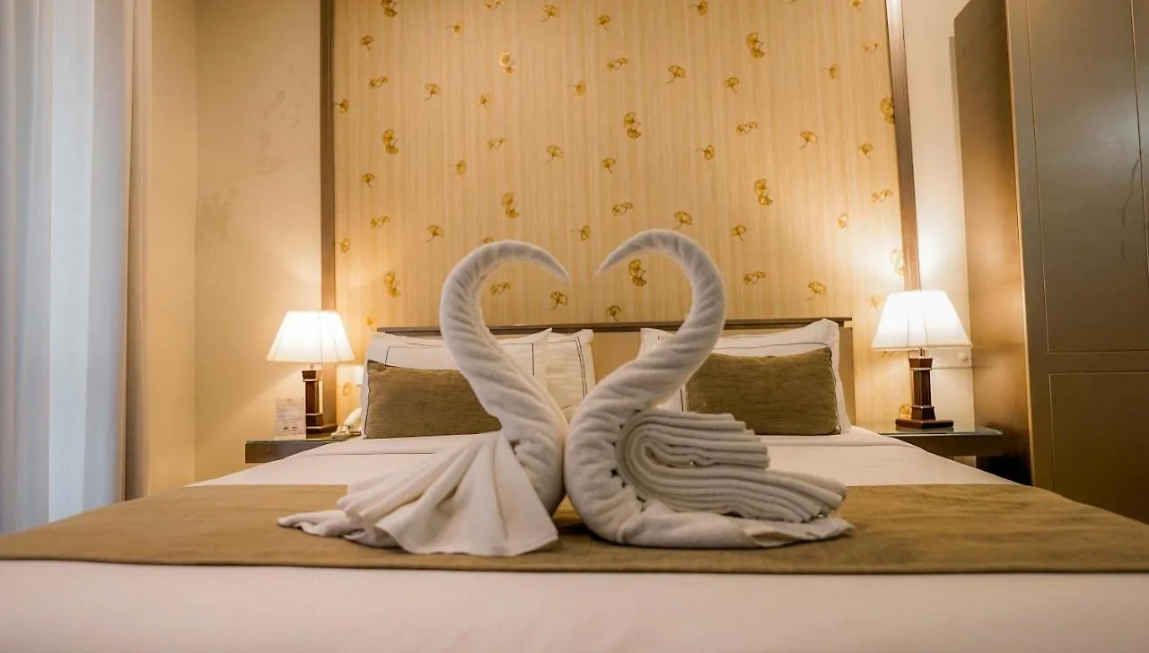 Royal Classic Resort Kandy 4*,